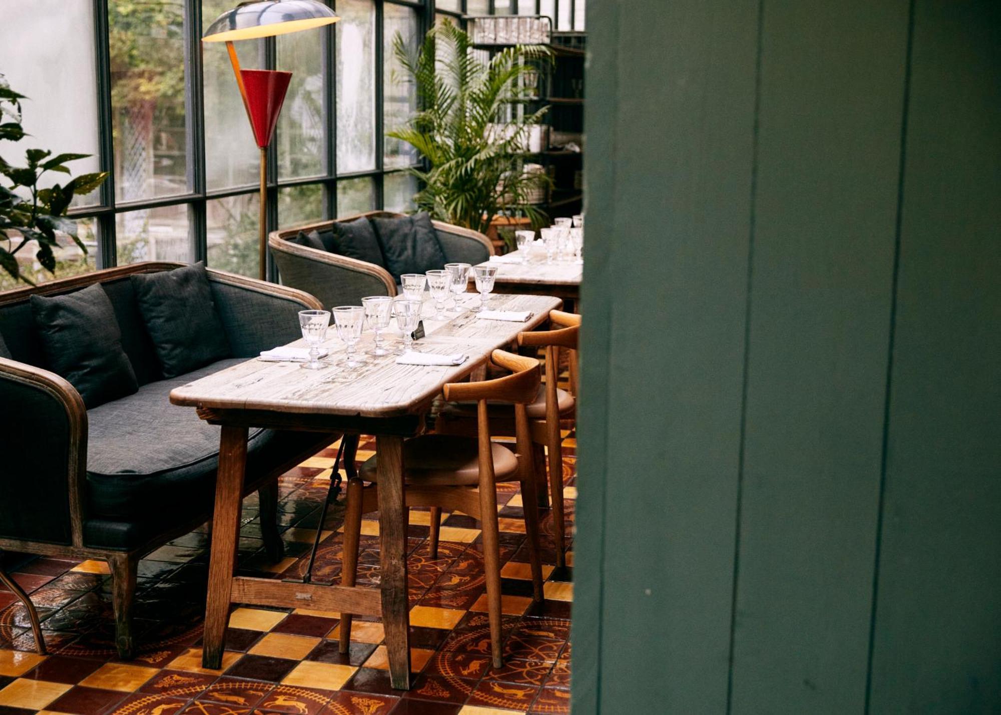فندق رومز تبليسي المظهر الخارجي الصورة Restaurant interior