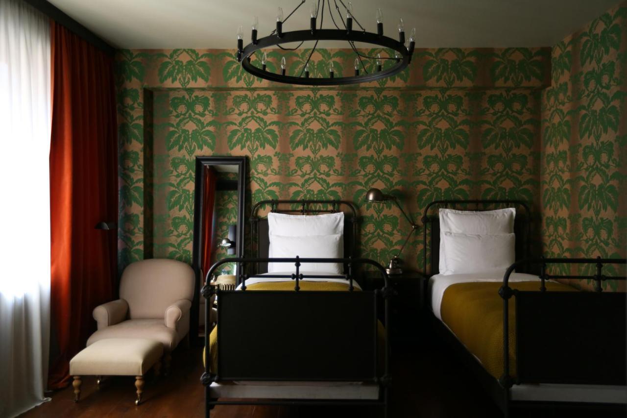 فندق رومز تبليسي المظهر الخارجي الصورة A room at the Hotel de Matignon